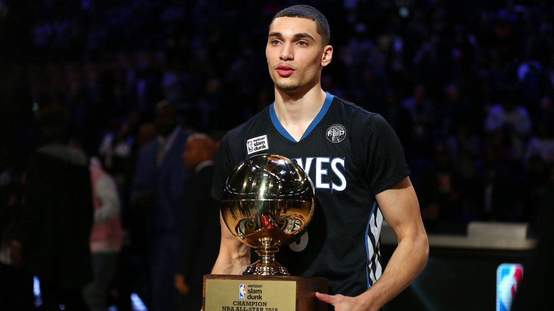 那不勒斯完胜巴黎，弗拉霍维奇如何在欧冠决赛的夜晚，将个人史诗写入足球史册