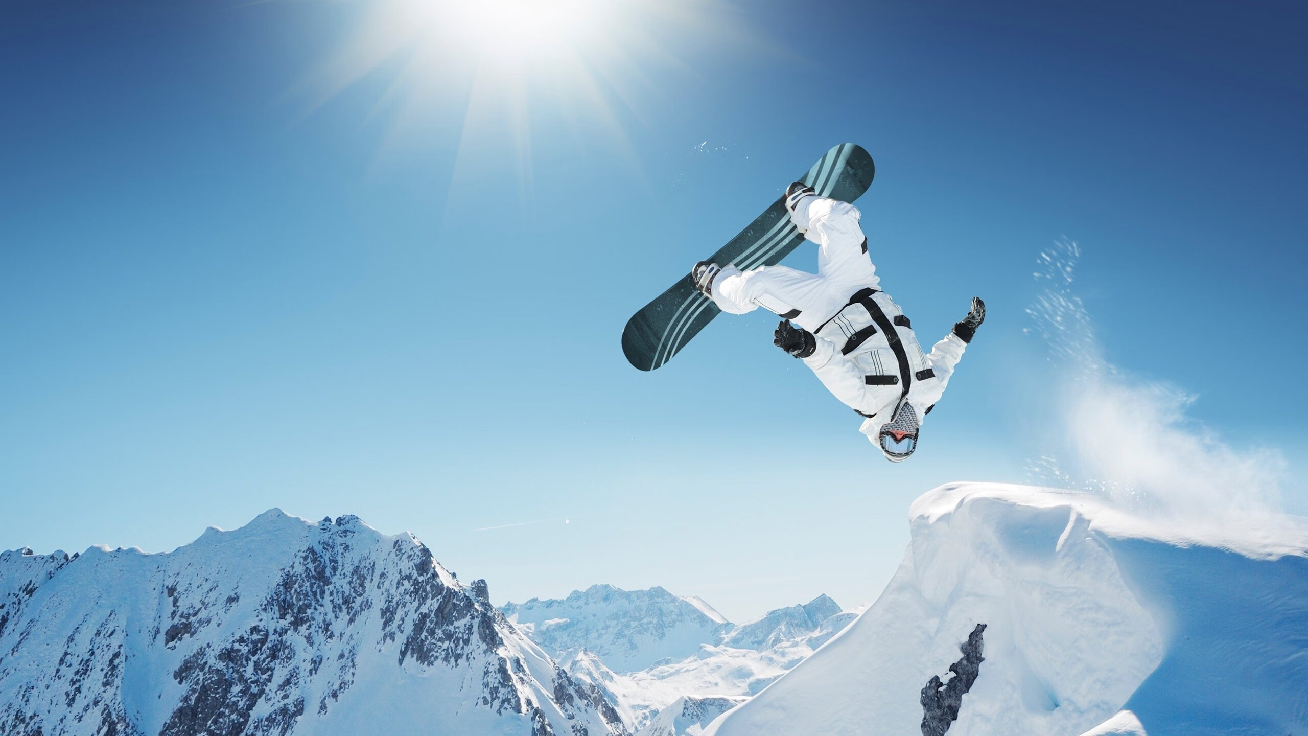 深圳队关键战突围上海队，米切尔成为关键先生